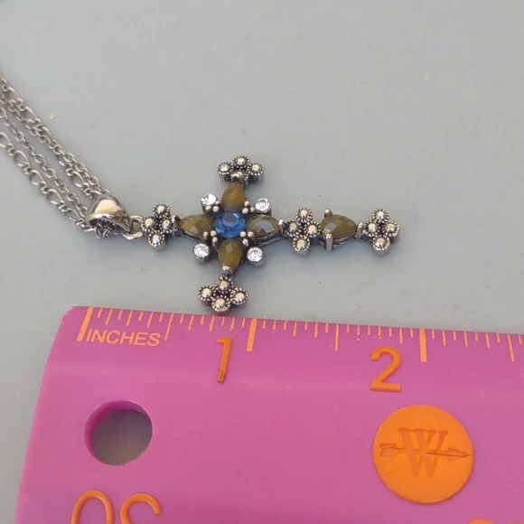 Gorgeous Cross Necklace  jewelry necklace - Picture 4 of 9